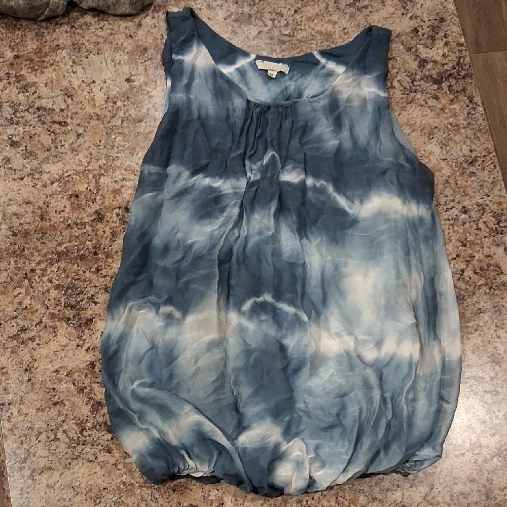 Stylish Blue Tie-Dye Tank Top